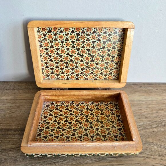 Persian handcrafted hand painted inlaid Khatam Kari Marquetry lacquered box. - Picture 7 of 7